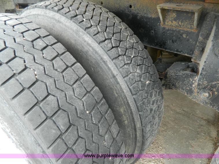 image for item J8920 1977 Kenworth W900A dump truck