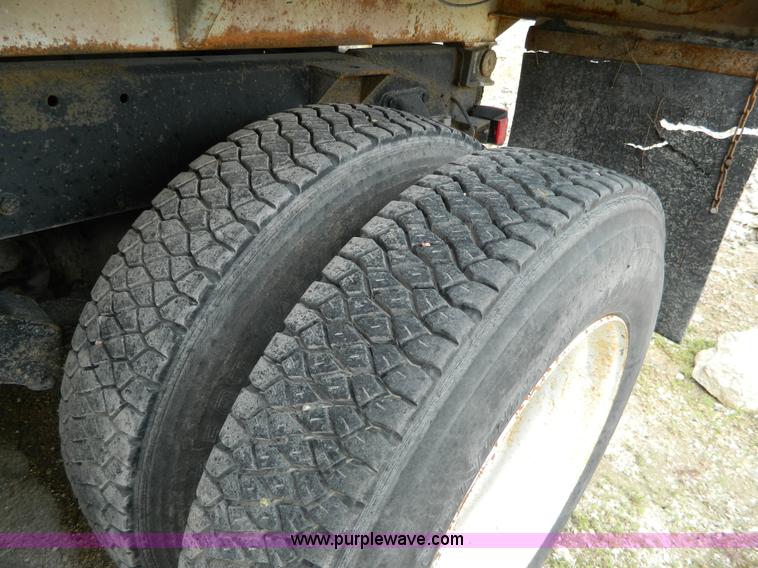 image for item J8920 1977 Kenworth W900A dump truck