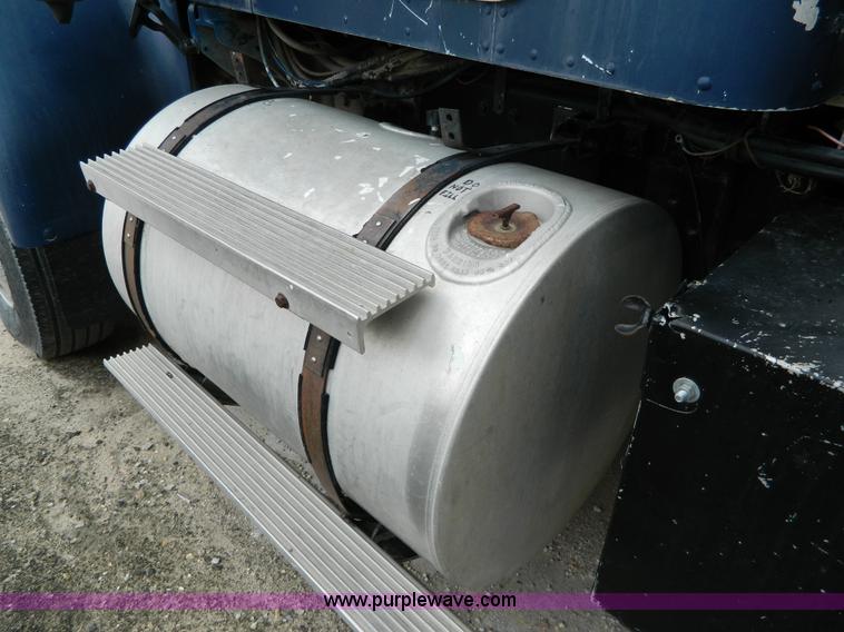 image for item J8920 1977 Kenworth W900A dump truck