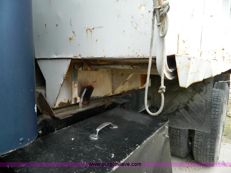 image for item J8920 1977 Kenworth W900A dump truck