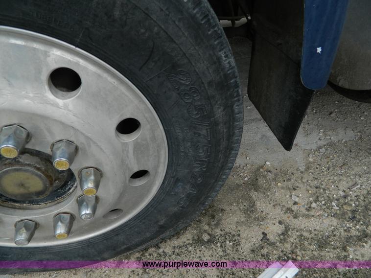 image for item J8920 1977 Kenworth W900A dump truck