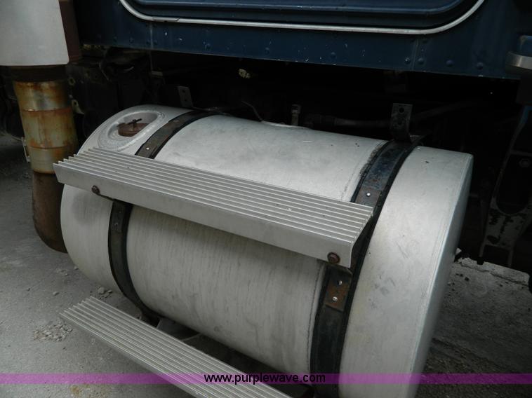 image for item J8920 1977 Kenworth W900A dump truck