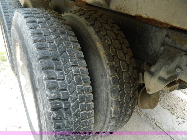 image for item J8920 1977 Kenworth W900A dump truck