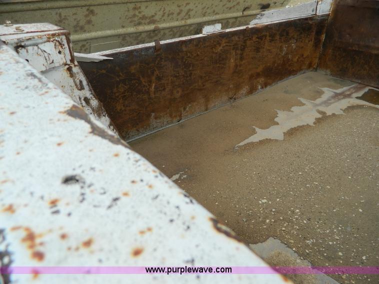 image for item J8920 1977 Kenworth W900A dump truck