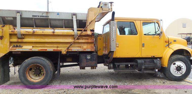 image for item K1401 2000 International 4900 dump truck