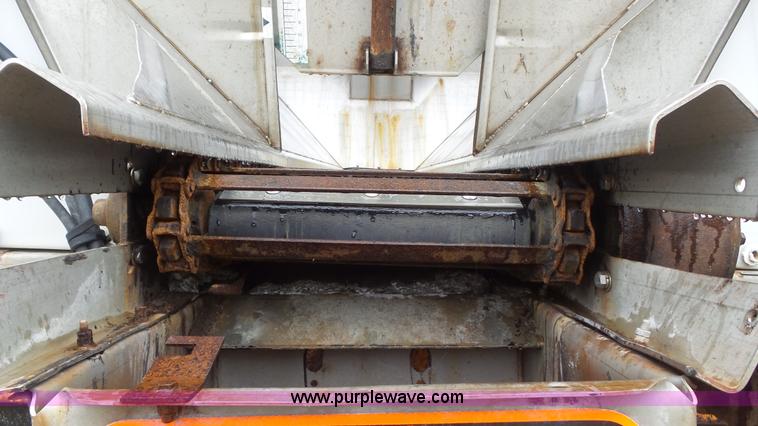 image for item K1401 2000 International 4900 dump truck