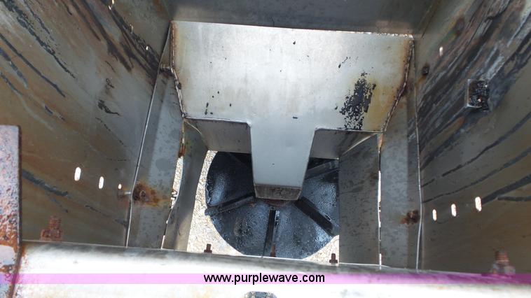 image for item K1401 2000 International 4900 dump truck