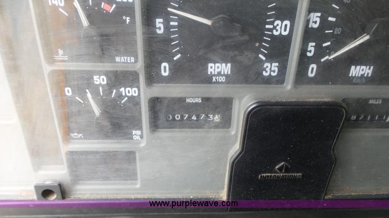 image for item K1401 2000 International 4900 dump truck