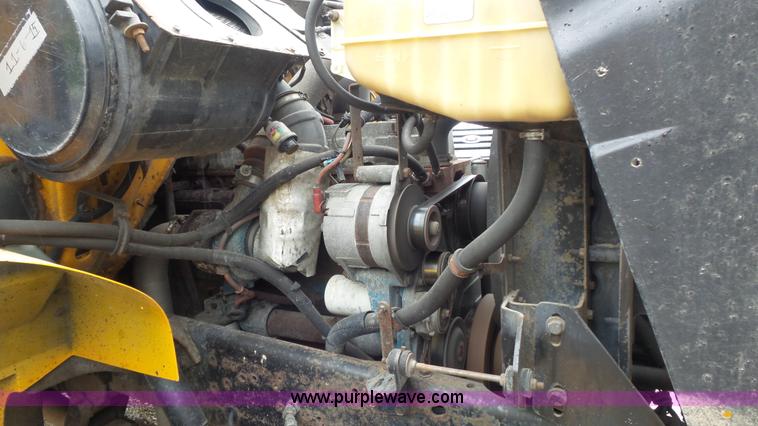 image for item K1401 2000 International 4900 dump truck