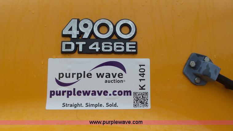 image for item K1401 2000 International 4900 dump truck