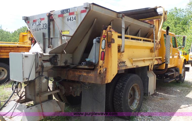 image for item K1402 2001 International 4900 dump truck