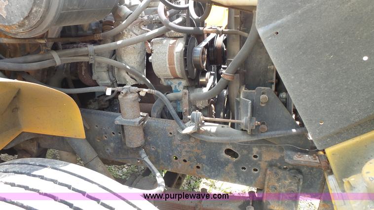 image for item K1402 2001 International 4900 dump truck