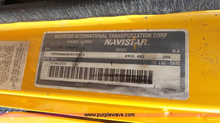 image for item K1402 2001 International 4900 dump truck