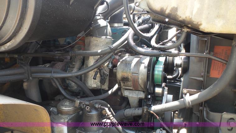 image for item K1403 2002 International 4900 dump truck