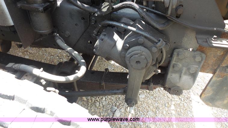 image for item K1403 2002 International 4900 dump truck