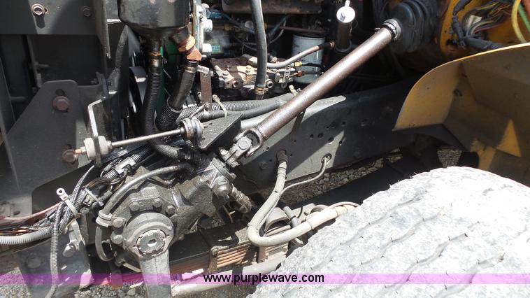 image for item K1403 2002 International 4900 dump truck