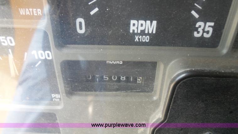 image for item K1403 2002 International 4900 dump truck