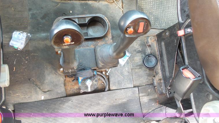 image for item K1403 2002 International 4900 dump truck