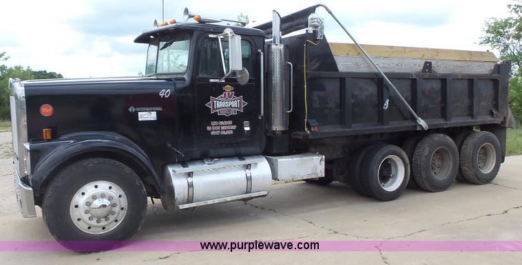 image for item K1411 1993 International F9370 dump truck