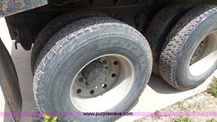 image for item K1411 1993 International F9370 dump truck