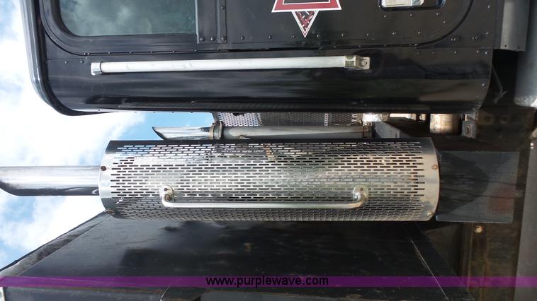 image for item K1411 1993 International F9370 dump truck