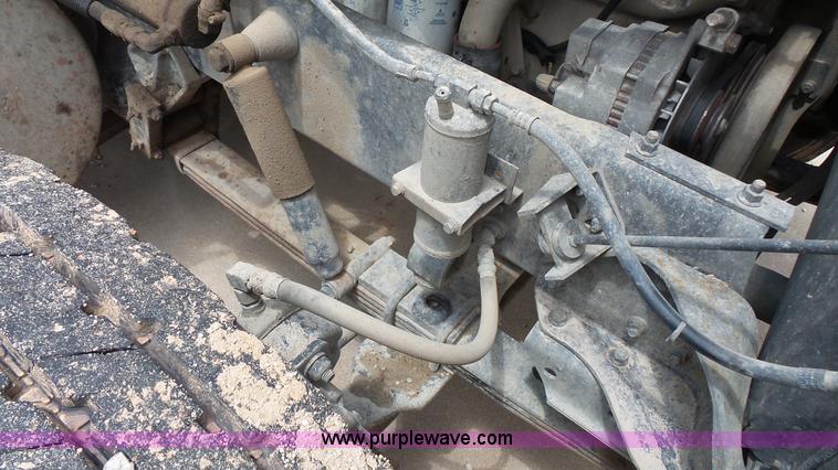 image for item K1411 1993 International F9370 dump truck