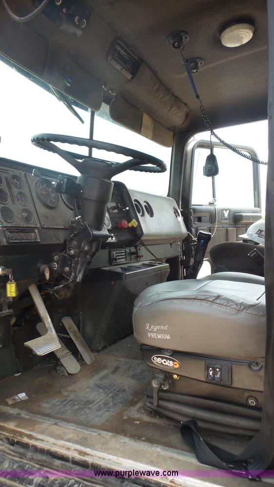 image for item K1411 1993 International F9370 dump truck