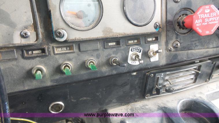 image for item K1411 1993 International F9370 dump truck