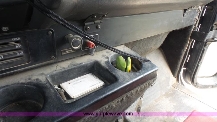 image for item K1411 1993 International F9370 dump truck