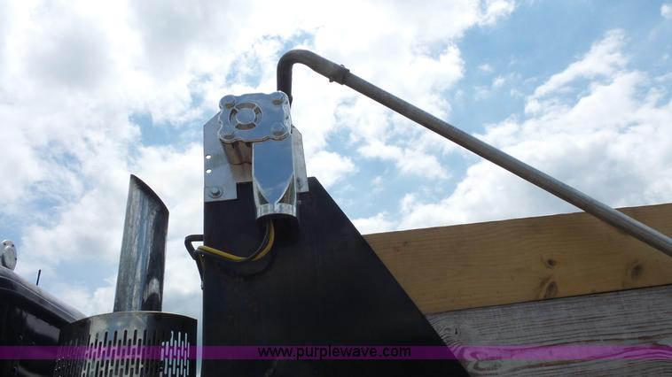 image for item K1411 1993 International F9370 dump truck