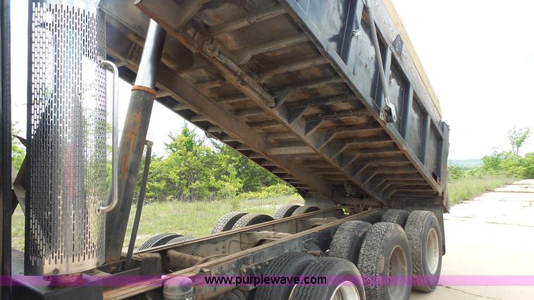image for item K1411 1993 International F9370 dump truck