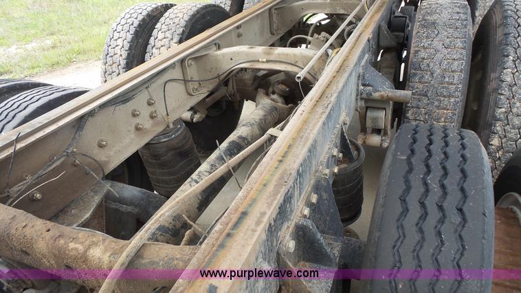 image for item K1411 1993 International F9370 dump truck