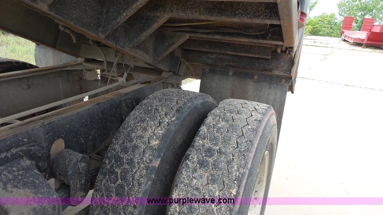 image for item K1411 1993 International F9370 dump truck