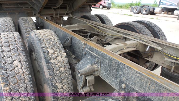 image for item K1411 1993 International F9370 dump truck