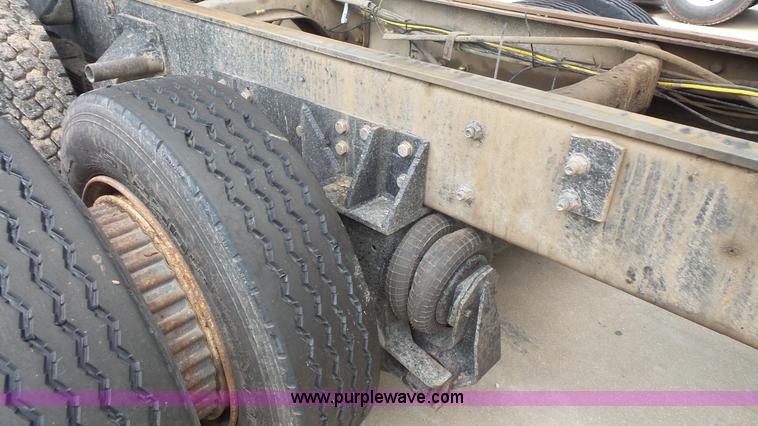 image for item K1411 1993 International F9370 dump truck