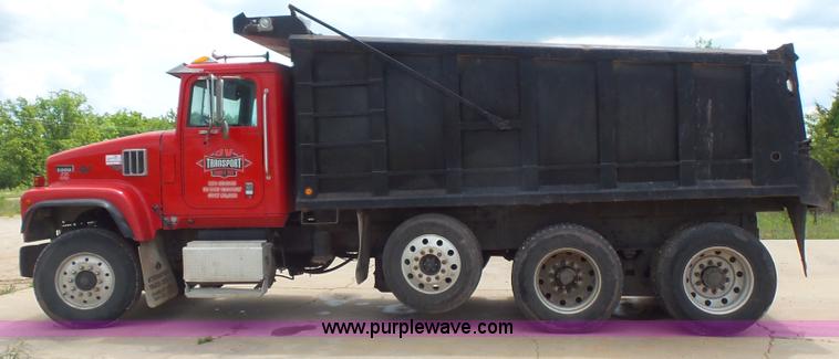 image for item K1412 1999 International Paystar 5000 dump truck