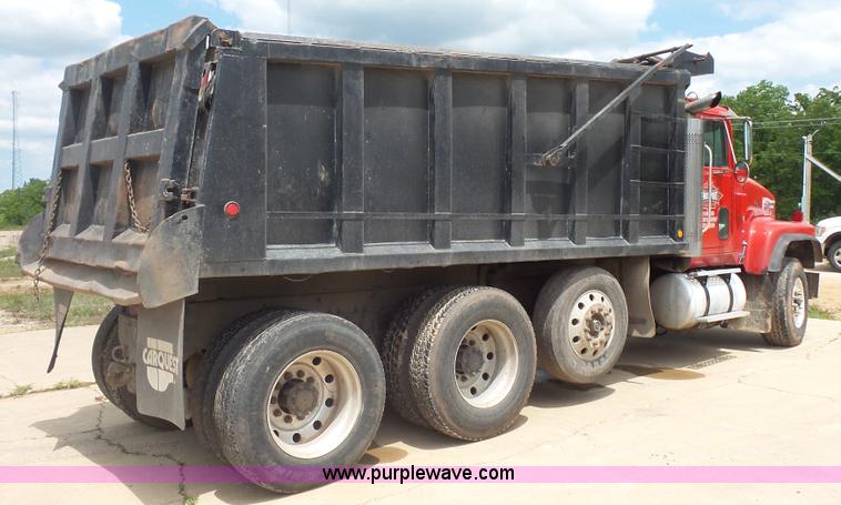 image for item K1412 1999 International Paystar 5000 dump truck