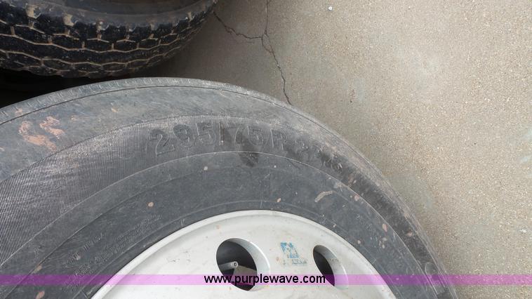 image for item K1412 1999 International Paystar 5000 dump truck