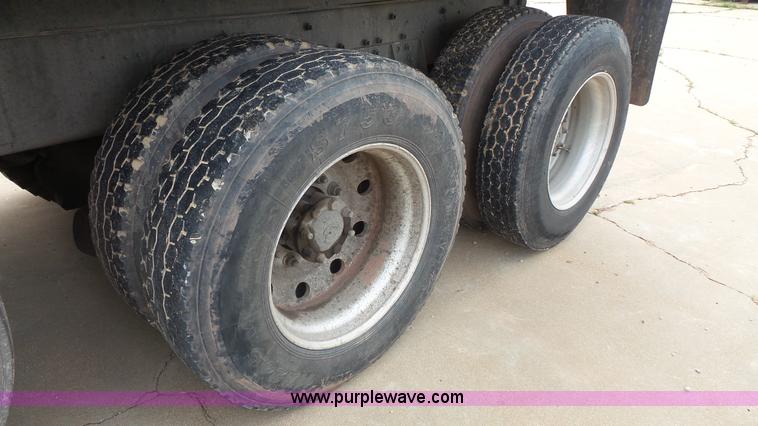 image for item K1412 1999 International Paystar 5000 dump truck