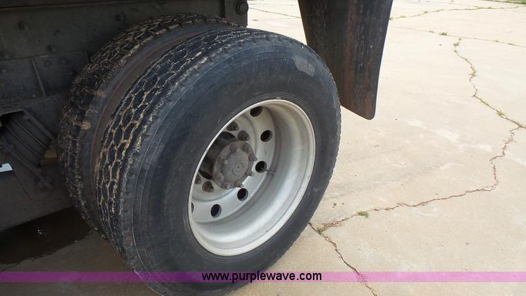 image for item K1412 1999 International Paystar 5000 dump truck