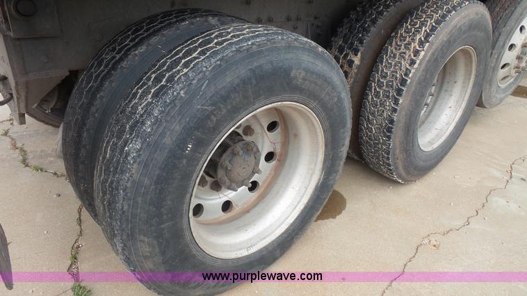 image for item K1412 1999 International Paystar 5000 dump truck