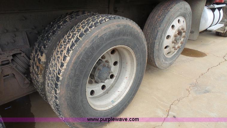 image for item K1412 1999 International Paystar 5000 dump truck