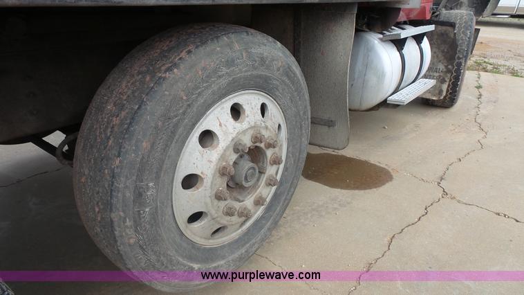 image for item K1412 1999 International Paystar 5000 dump truck