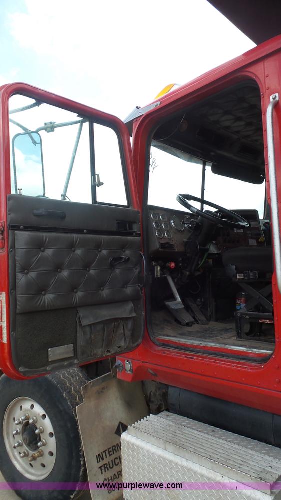 image for item K1412 1999 International Paystar 5000 dump truck