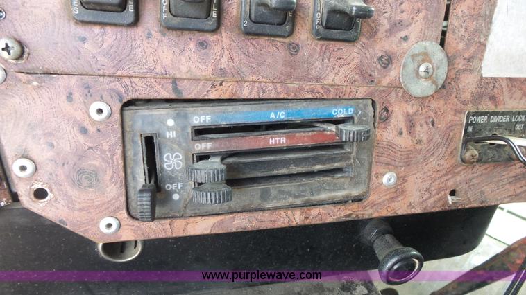 image for item K1412 1999 International Paystar 5000 dump truck