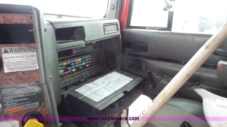 image for item K1412 1999 International Paystar 5000 dump truck