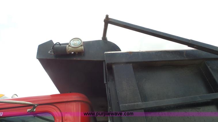 image for item K1412 1999 International Paystar 5000 dump truck