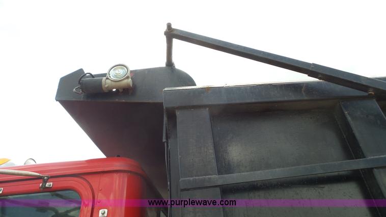 image for item K1412 1999 International Paystar 5000 dump truck