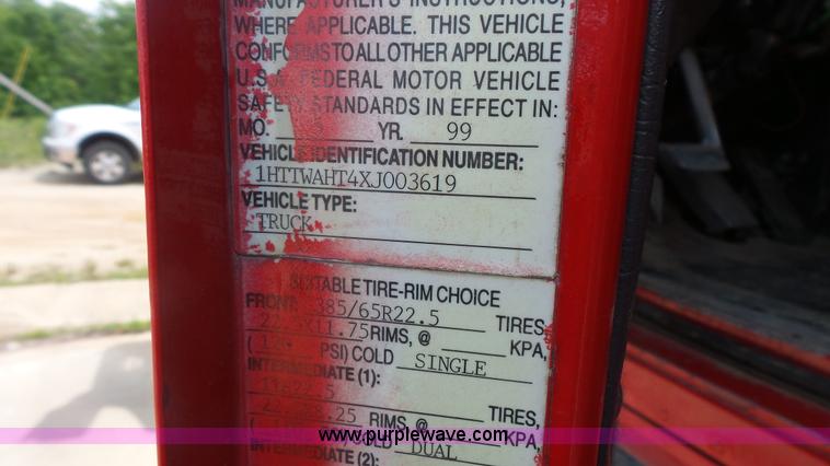 image for item K1412 1999 International Paystar 5000 dump truck