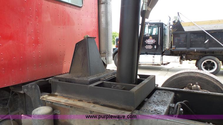 image for item K1412 1999 International Paystar 5000 dump truck